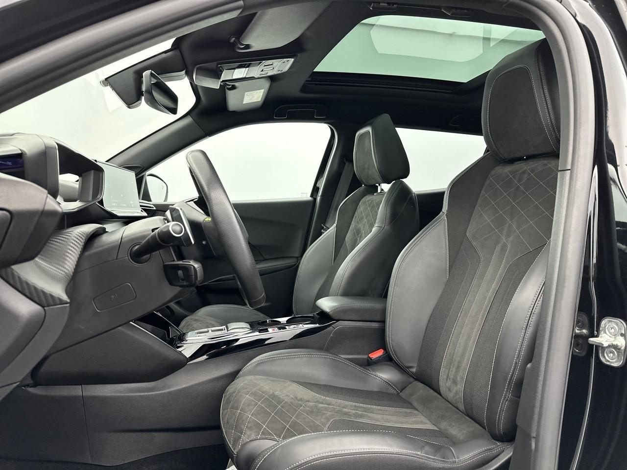 Peugeot 2008 puretech 130 s&s eat8 gt pack — photo 9
