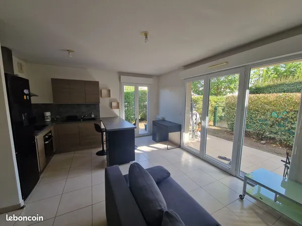 Location T2 meublé de 42m² avec jardin et place de parking