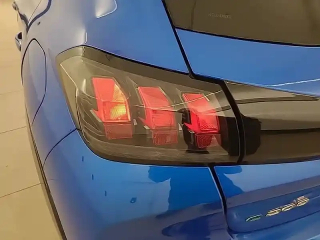 Peugeot 208 electrique 50 kwh 136ch — photo 43