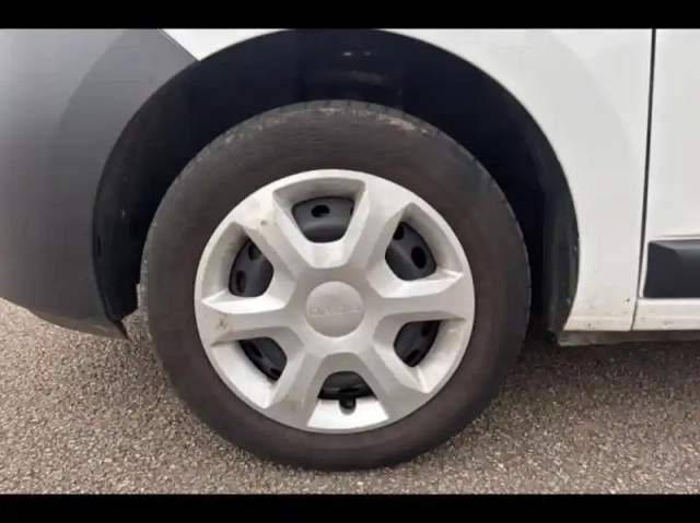 Dacia Dokker 1.5 blue dci 75ch essentiel — photo 12