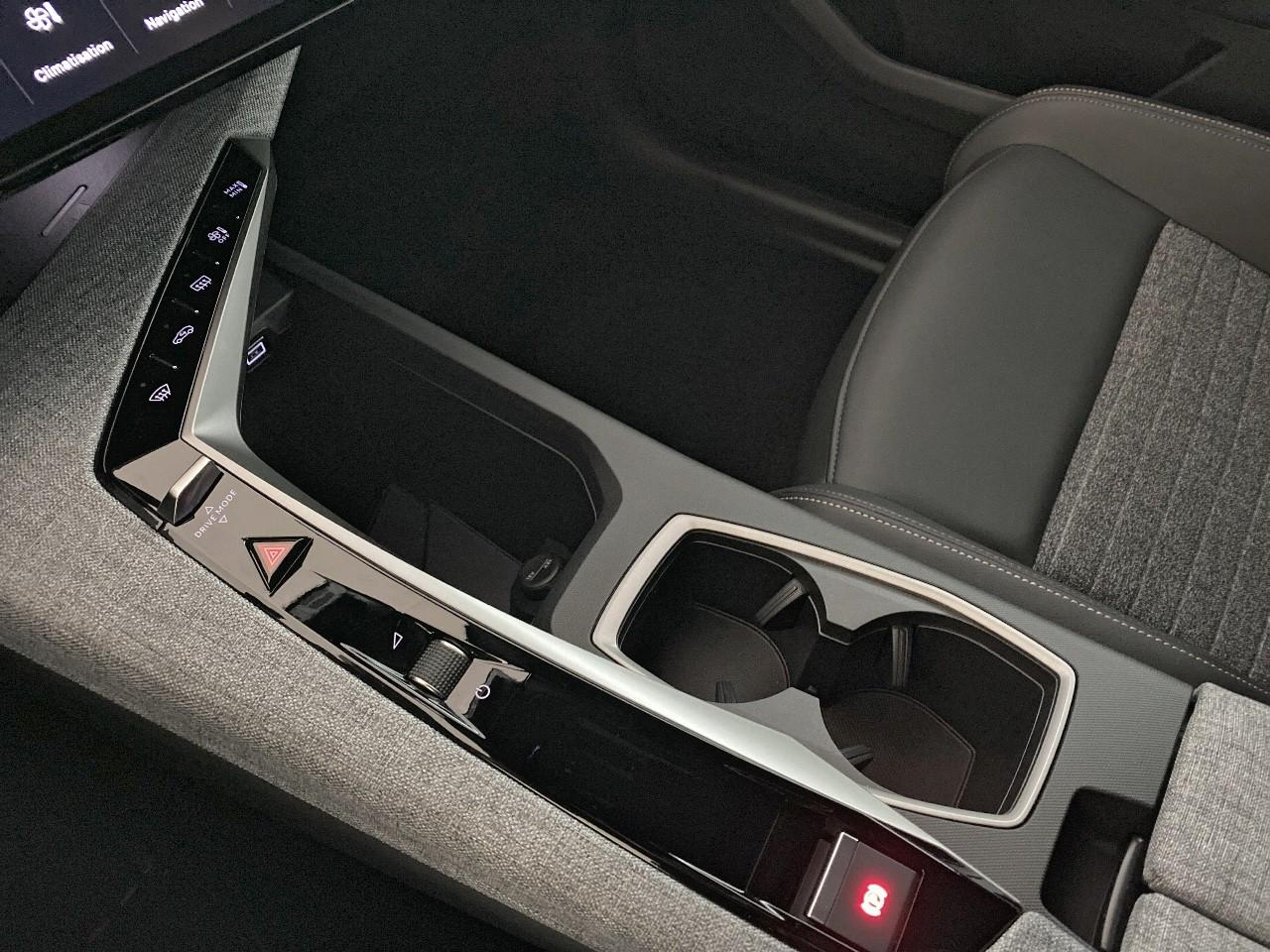 Peugeot 3008 hybrid 145 e-dcs6 allure — photo 18