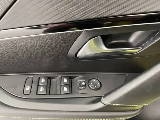 Peugeot 208 puretech 100 s&amp;s bvm6 — photo 32