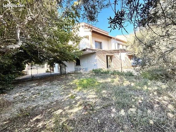 Propriété 11 pièces 235 m²