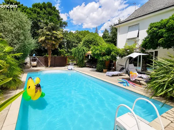 Villa 8 pièces 195m2