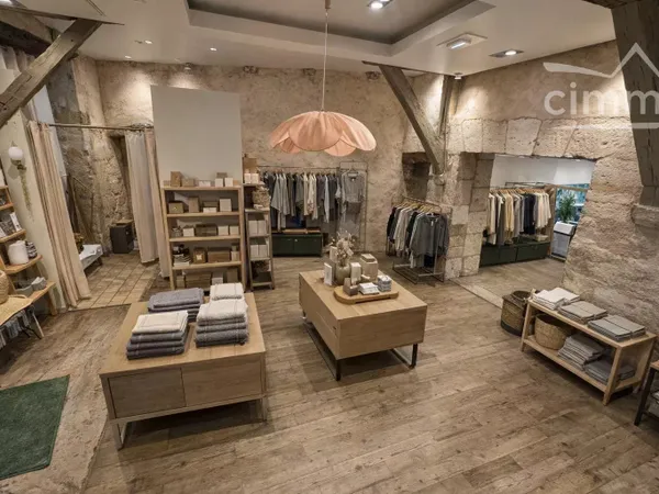 HYPERCENTRE PIÉTON – IMMEUBLE COMMERCIAL DE CARACTÈRE – 211 m²