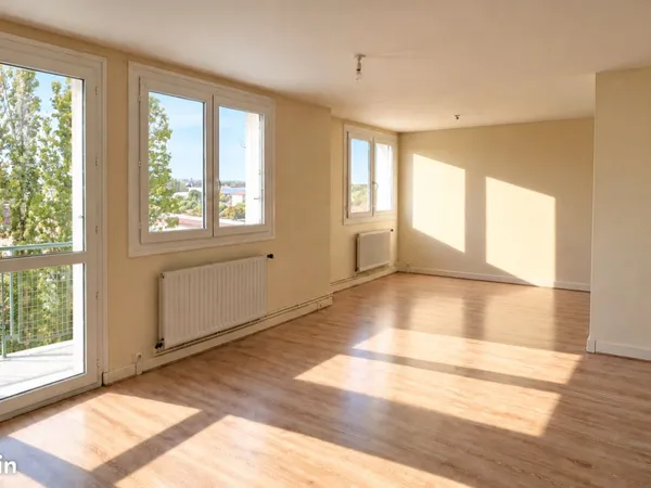 Appartement 4 pièces 72 m² - 2 chambres - balcon - ascenseur - Troyes