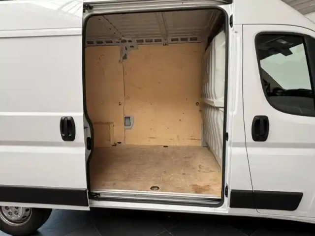 Peugeot Boxer fg l2h2 3.5 140 clim bluetooth radar interieur bois — photo 9