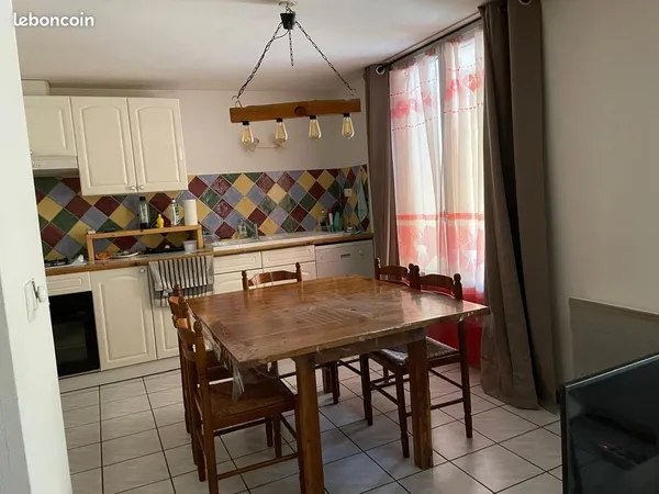 Appartement T2 meublé, 54 m², 1er étage