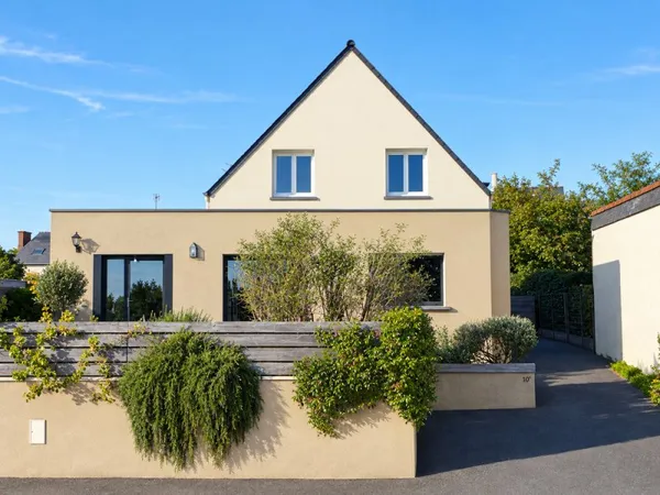 GUIGNEN ? MAISON DE 160 m² AVEC T2 INDÉPENDANT ?