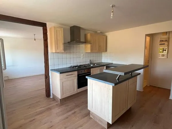 A LOUER - F3 60 M2 au coeur de la nature