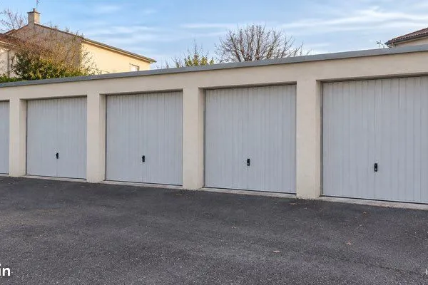 À vendre - Garage fermé de 15 m² de plain-pied - Lyon 9e