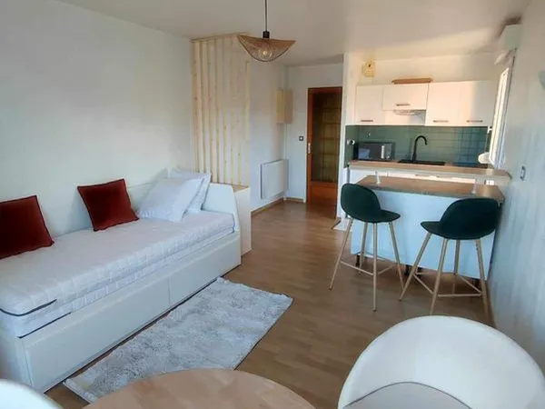 Studio meublé et lumineux aux abords du plan d'eau