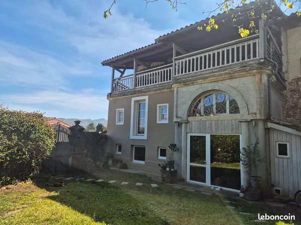 Maison 8 pièces 211 m²