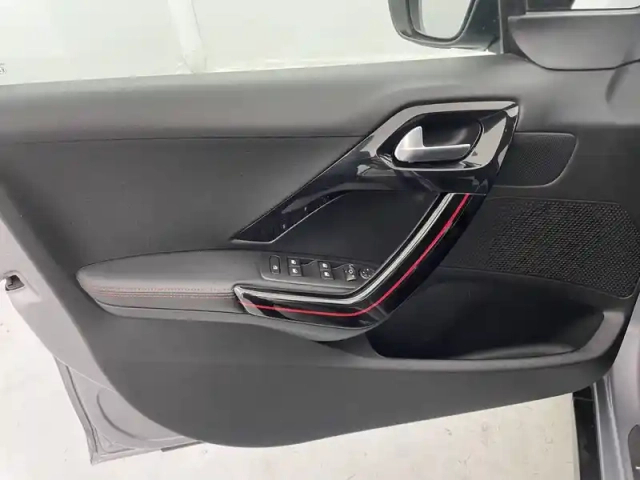 Peugeot 2008 puretech 130ch s&amp;s bvm6 — photo 163