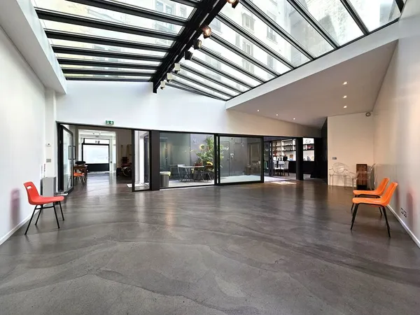 Bureaux 1 pièce 163 m²