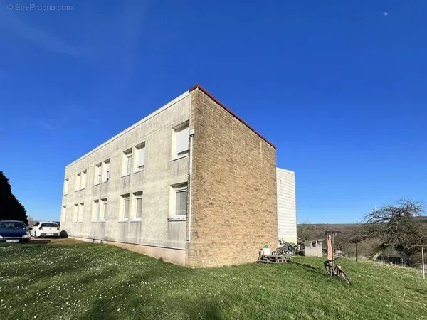 Immeuble de rapports avec 7 appartements