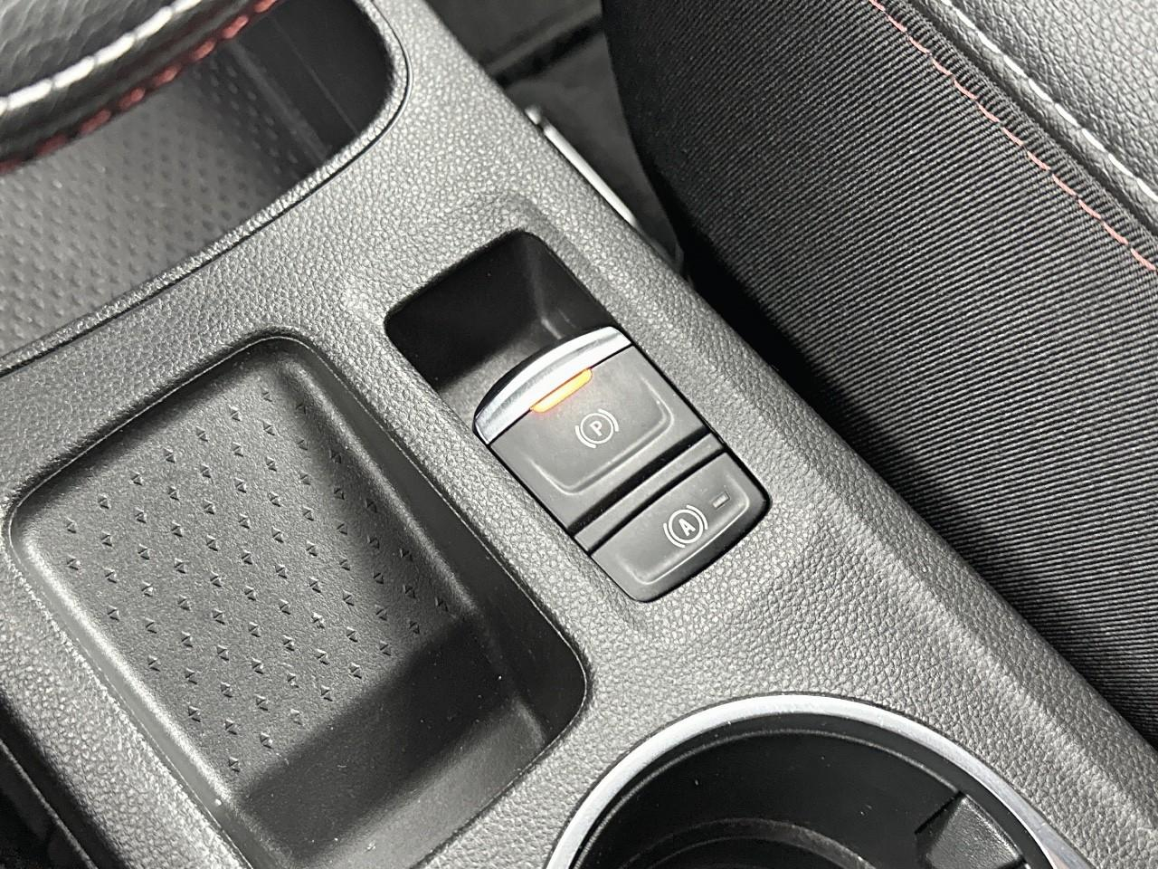 Renault Captur tce 160 edc - 21b r.s. line — photo 32