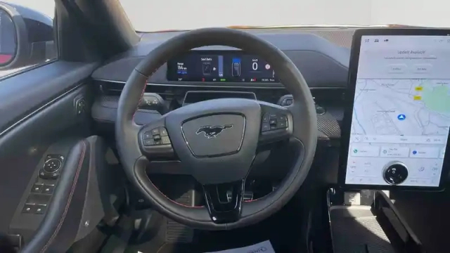 Ford Mustang mach-e extended range 91 kwh 351 ch awd — photo 13