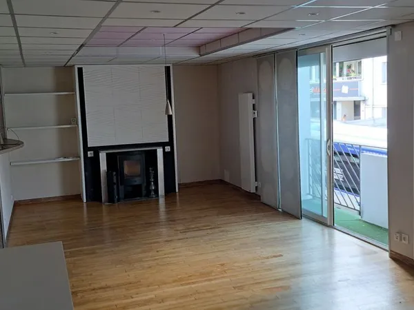 Appartement Beau T2 de 63 m² - Grand séjour - Parking sécurisé