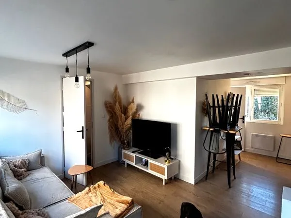 Studio 29m2 entièrement rénové à Saint Pair