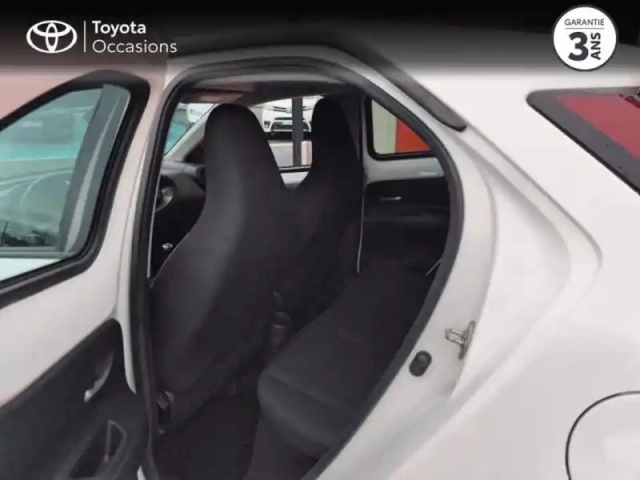 Toyota Aygo x 1.0 vvt-i 72ch dynamic — photo 12