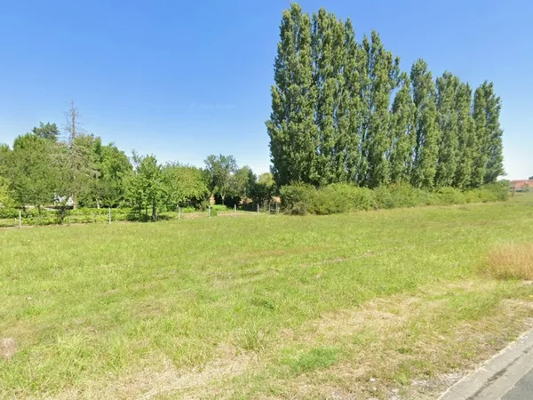 Terrain 750 m²
