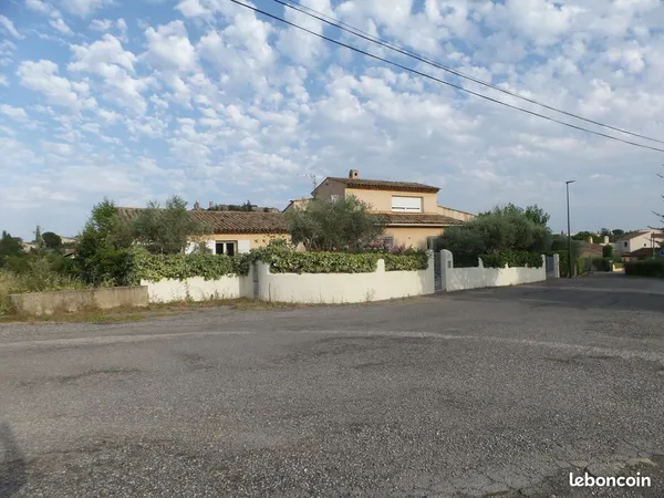 VILLA à PIERREVERT (04) 529000 euros