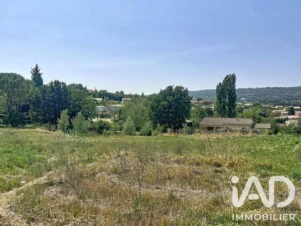 Terrain constructible 727 m²