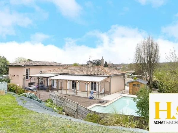 Maison 7 pièces 230 m²
