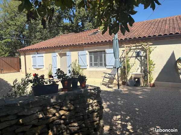 Ancienne maison de gardien d'un château du XVIIe siècle
