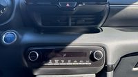 Toyota Yaris 116h Design 5p MY22 — photo 26