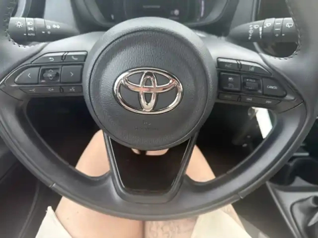 Toyota Aygo 1.0 vvt-i 72 dynamic — photo 13