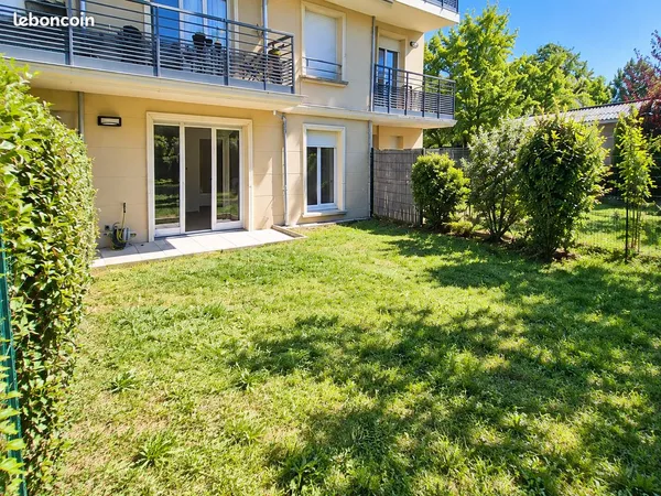 F2 41,59 m² rez-de-jardin — jardin 69 m² — parking — petite copropriété récente avec Label Basse Con