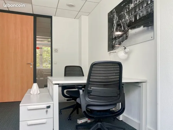 Bureau privé à louer pour 2 personnes à Lyon Part Dieu Plaza