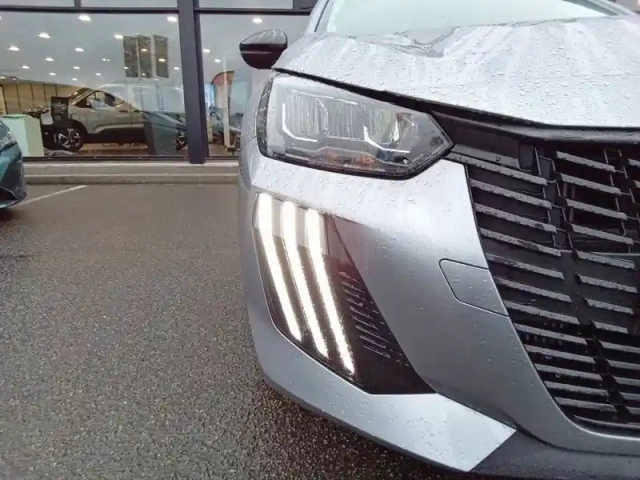 Peugeot 208 hybrid 110 ch e-dcs6 — photo 36