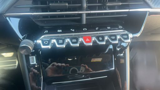 Peugeot 208 1.2 PureTech 130 EAT8 - GT – 2023 – 51530 km – Essence – Boîte Automatique — photo 15
