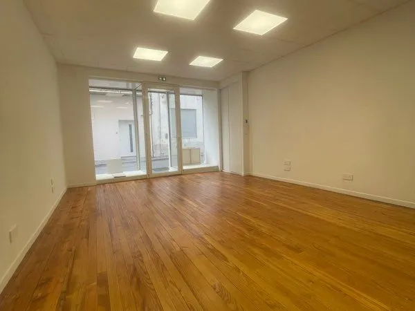Local commercial ou professionnel neuf