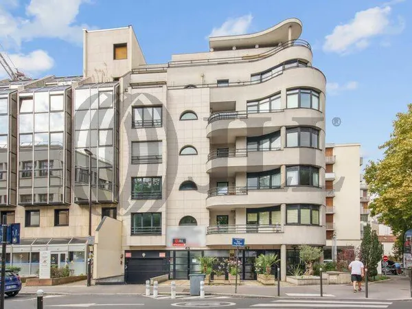 Bureaux 347 m²