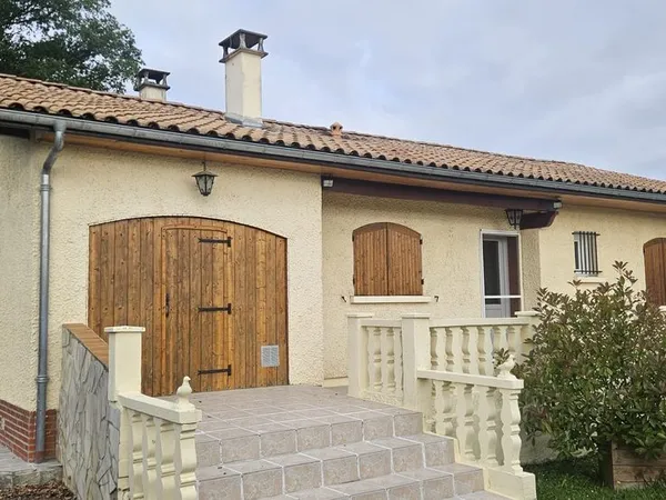 MAISON 134 m² - TERRAIN 867 m² - TRESSES LA SEGUINIE