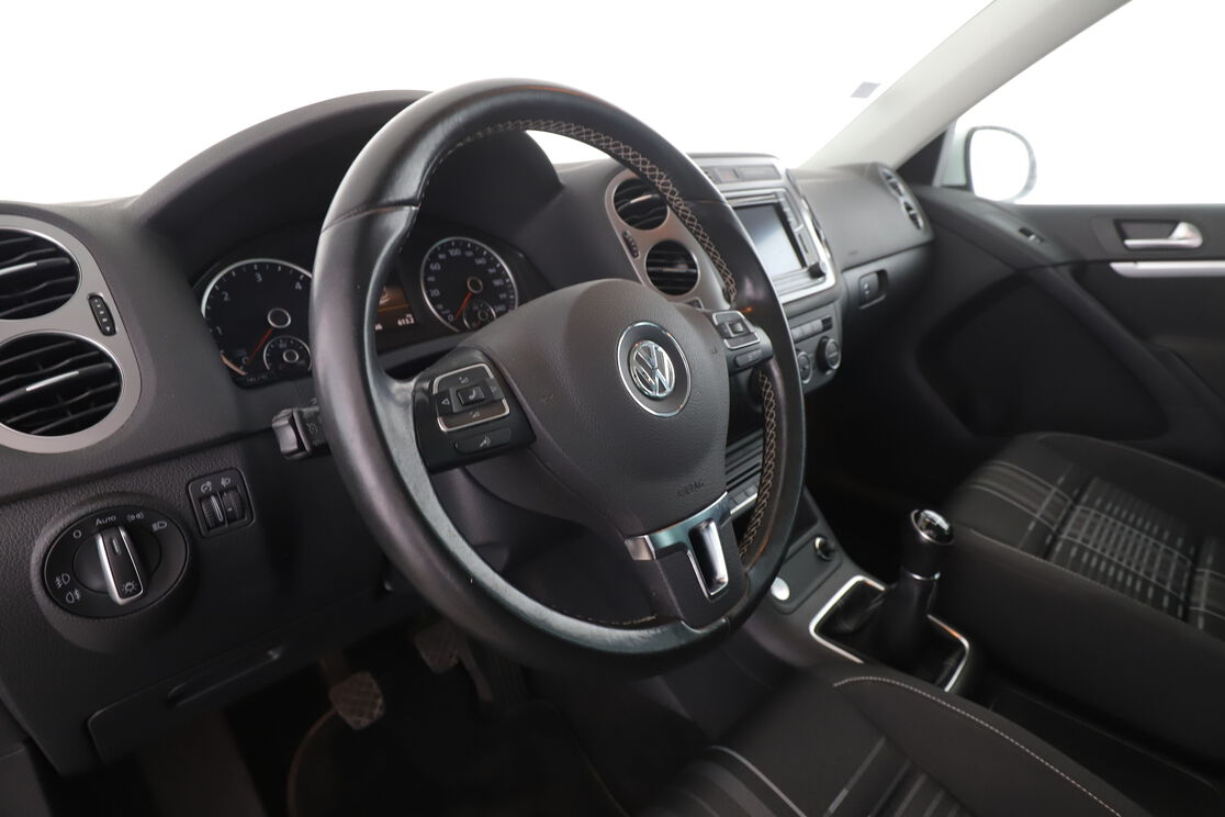 Volkswagen Tiguan 2.0 TDI BlueMotion Tech Lounge — photo 10