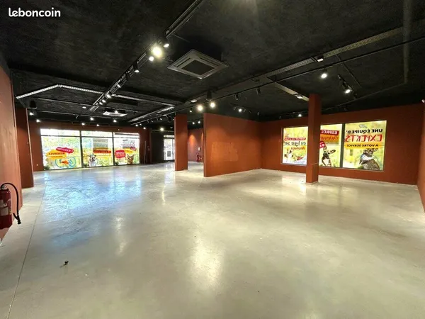 LOCAL COMMERCIAL 276 m² MANDELIEU LA NAPOULE