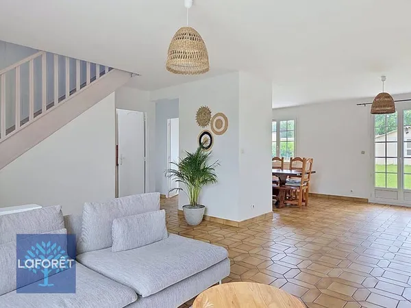 Maison 8 pièces 147 m²