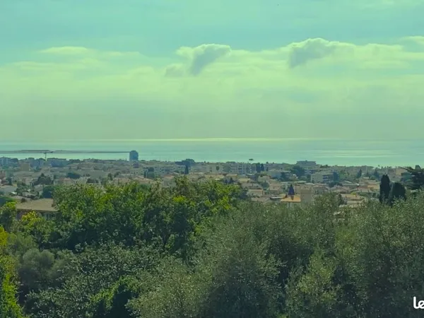 Cagnes-sur-mer - villa à restaurer - vue mer - terrain ≈ 2 000 m²