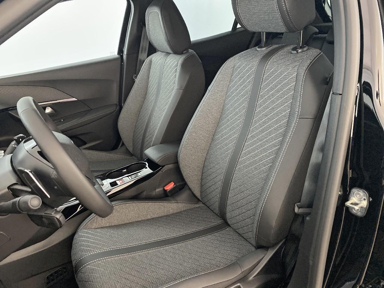 Peugeot 2008 hybrid 145 ch e-dcs6 allure — photo 9