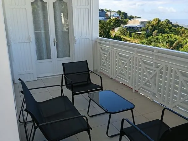 ÉTAGE DE MAISON MEUBLE de 150 m² - SPACIEUX CONFORTABLE et INDEPENDANT