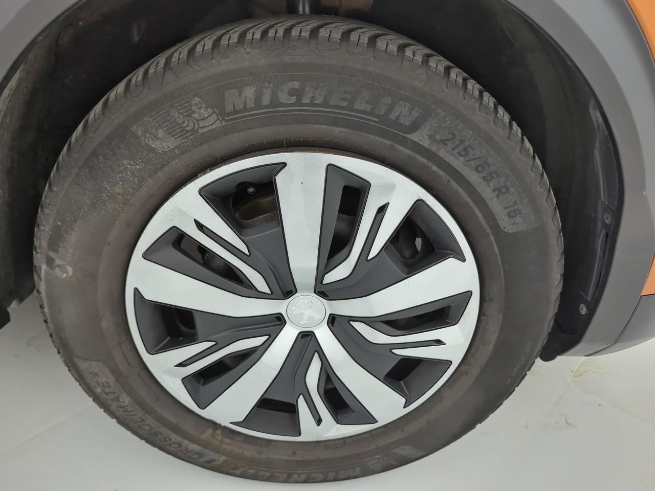 Peugeot 2008 puretech 100 s&s bvm6 active pack — photo 20