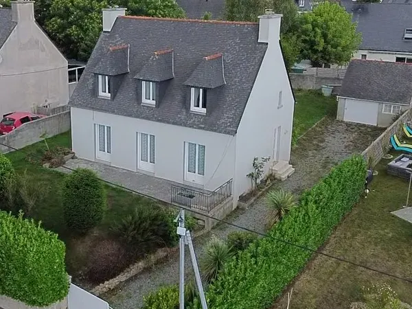 Maison 6 pièces - 4 chambres - 120 m² - terrain 742 m² - landerneau