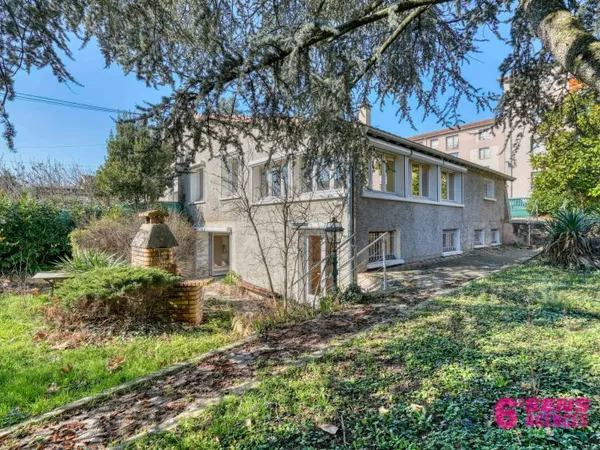 LYON 9ème Maison de 132m2 / terrain 445m2
