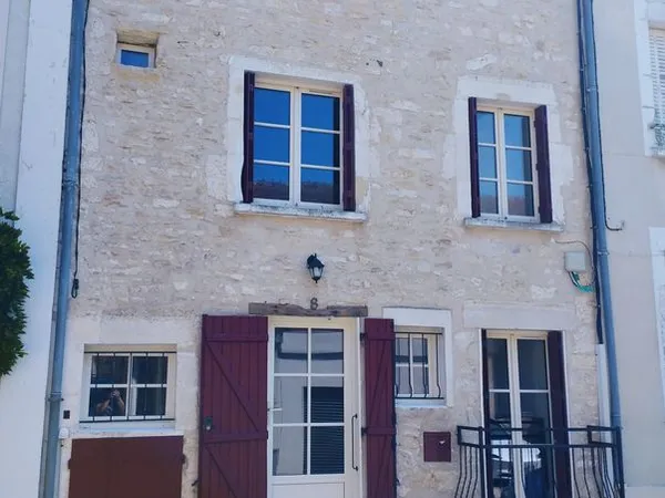 Maison de ville rénovée, rare sur Chablis