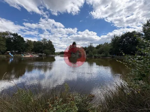 ÉTANG AU COEUR DU MORVAN Dans un cadre naturel et prés....